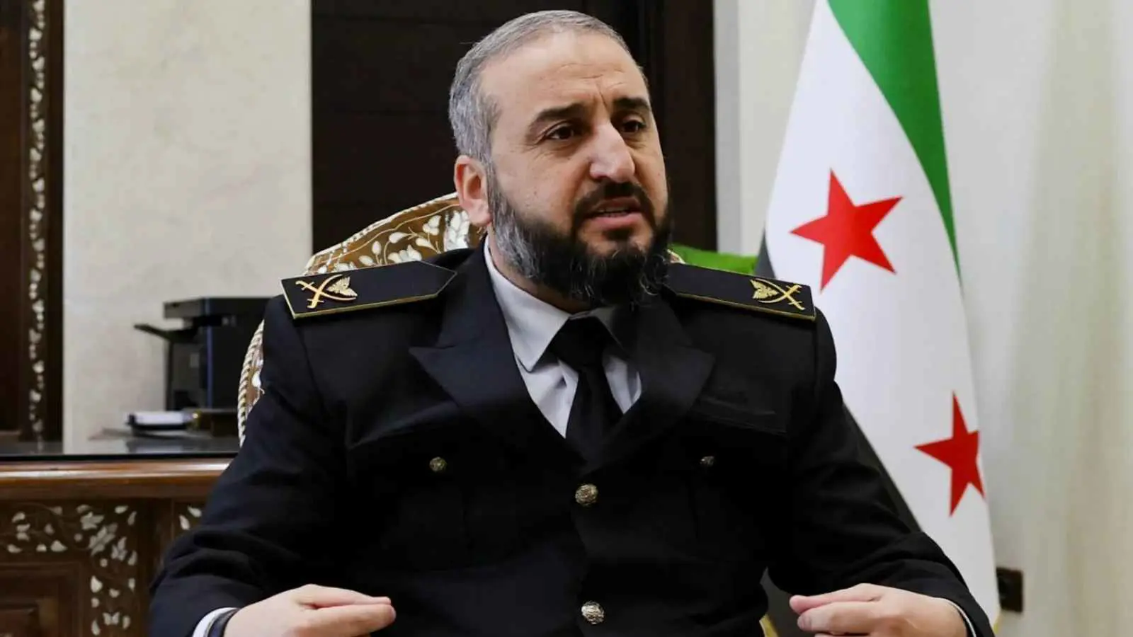 بعد الشيباني.. وزير الدفاع السوري يصل موسكو