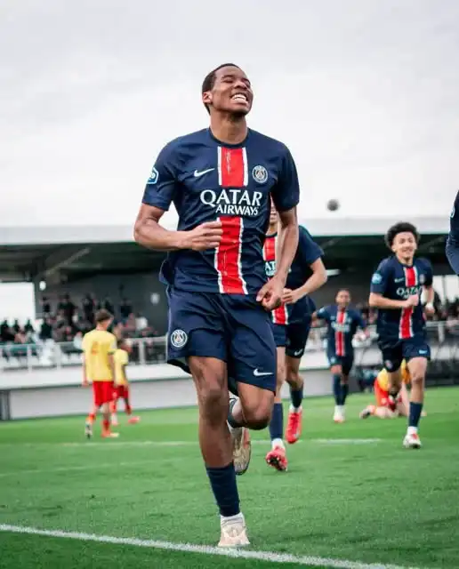 وسيم سلامة لاعب باريس سان جيرمان الفرنسي