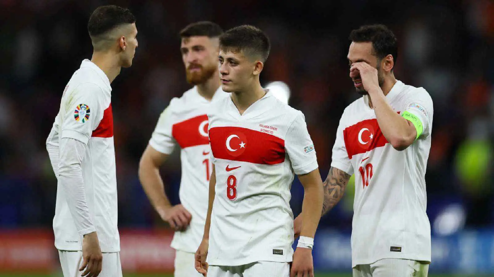 بكاء أردا غولر بعد خسارة تركيا أمام هولندا (صورة)
