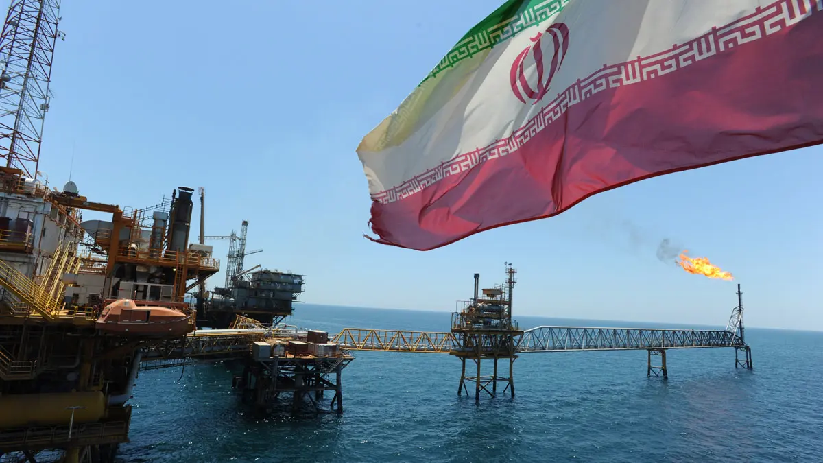 رويترز: العقوبات الأمريكية تعطل ربع منصات الحفر النفطي في إيران