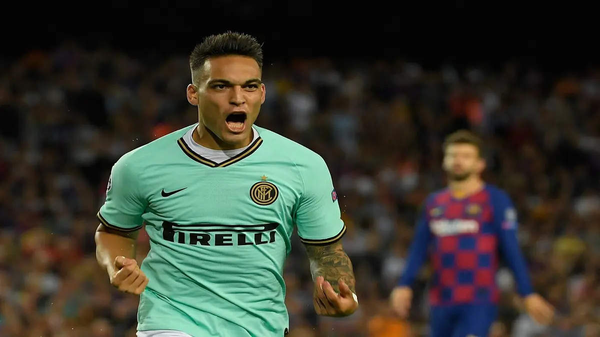 برشلونة يتوقع انخفاض سعر لاوتارو مارتينيز جراء أزمة كورونا