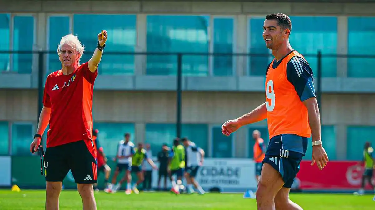 على طبق من ذهب.. 4 أشياء تقرب رونالدو وجيسوس من أول لقب مع النصر
