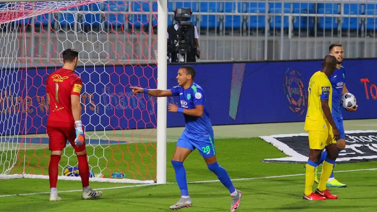 سفيان بن دبكة يمنح الفتح فوزا مثيرا على النصر.. والأهلي يتجاوز الباطن في الدوري السعودي (فيديو)