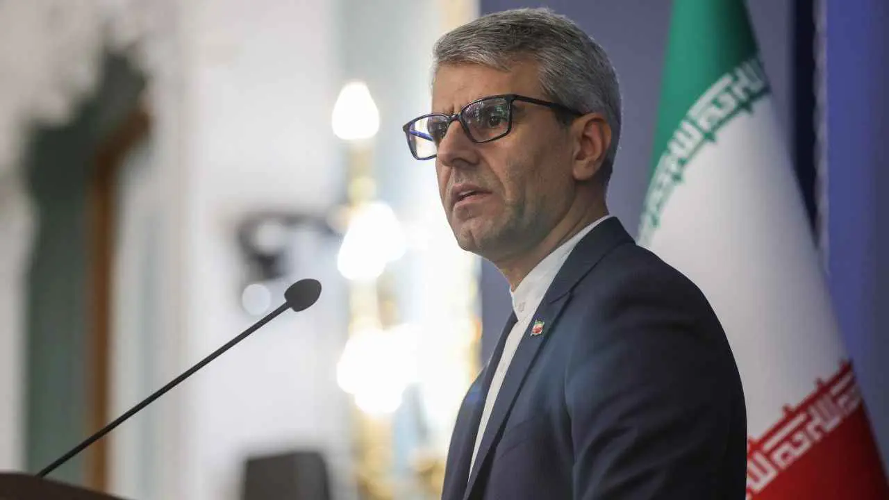 "غير شرعي".. إيران تؤكد رفض أي اتفاق بالإكراه