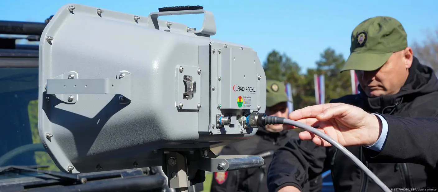 مدفع صوتي من طراز LRAD 450XL