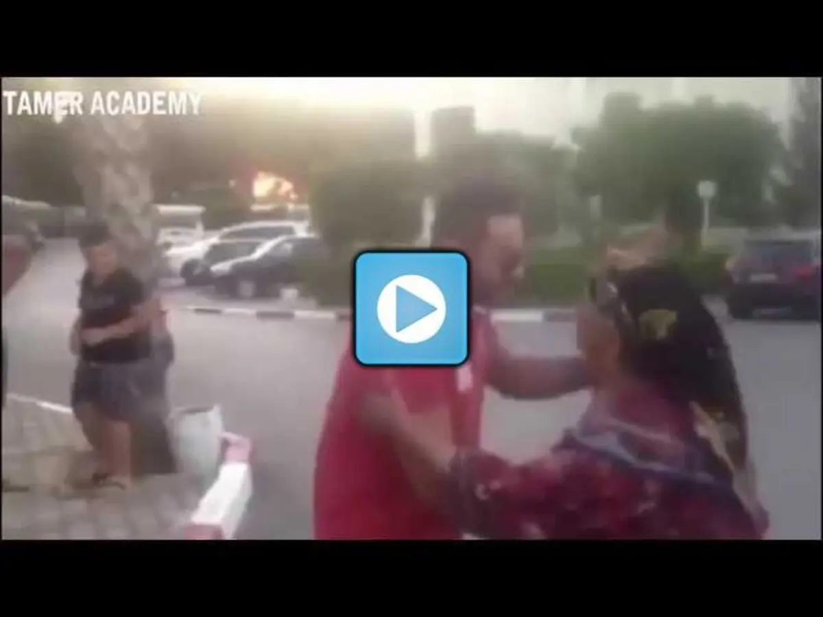 فيديو.. تامر حسني يتعرض لموقف محرج في تونس