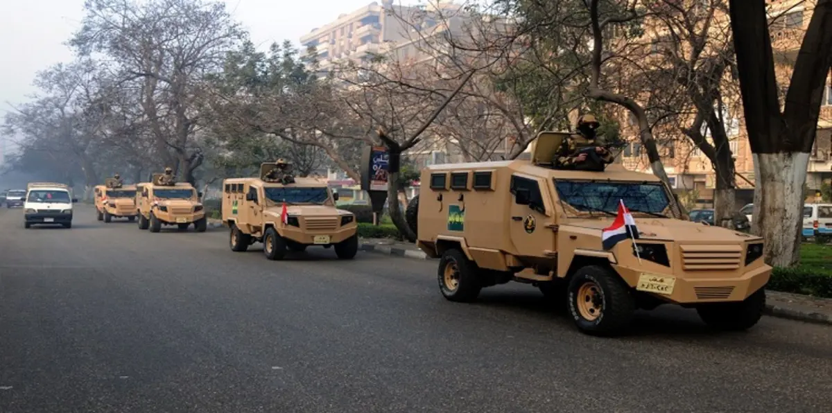 البرلمان المصري يوافق على قانون يتيح للجيش البقاء في الشارع 5 سنوات