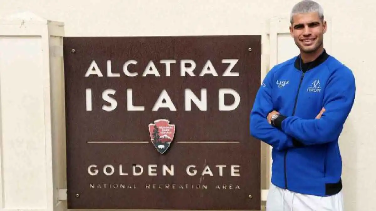 كارلوس ألكاراز في زيارة لسجن شهير في الولايات المتحدة