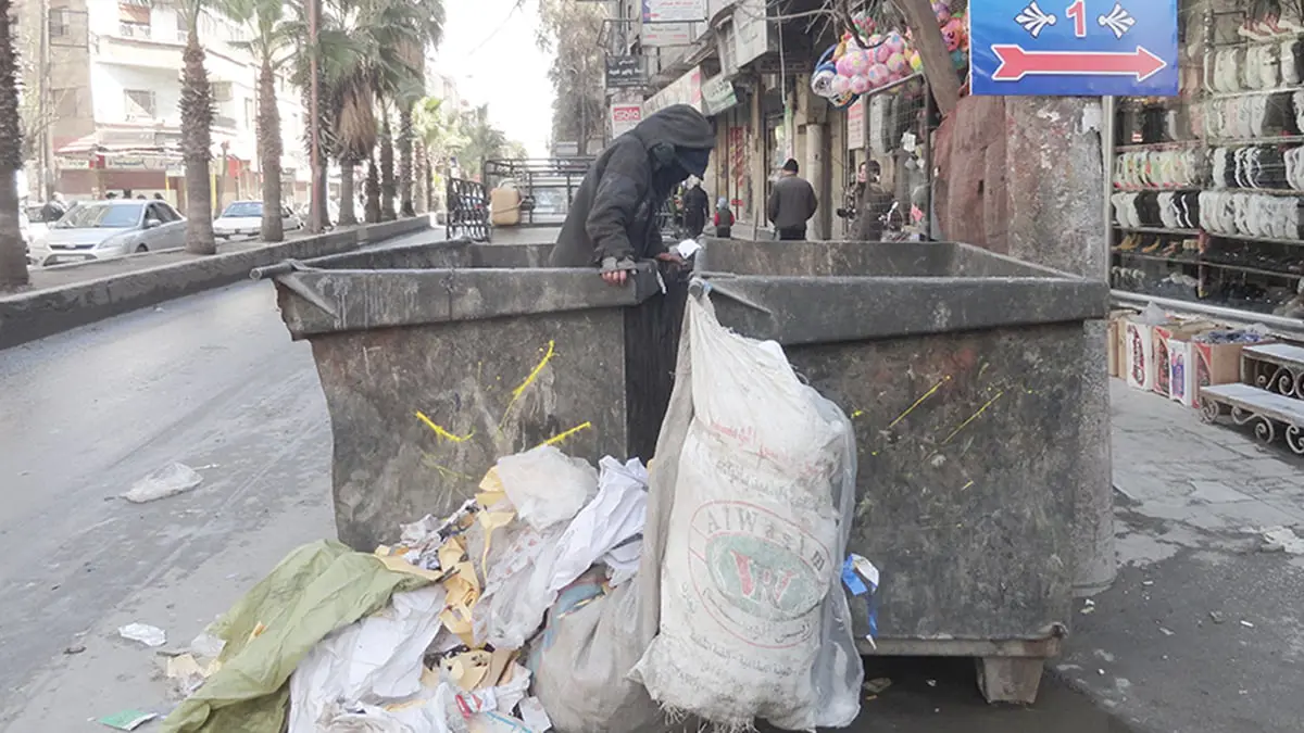 نبش النفايات يتحول إلى مصدر رزق للفقراء في سوريا