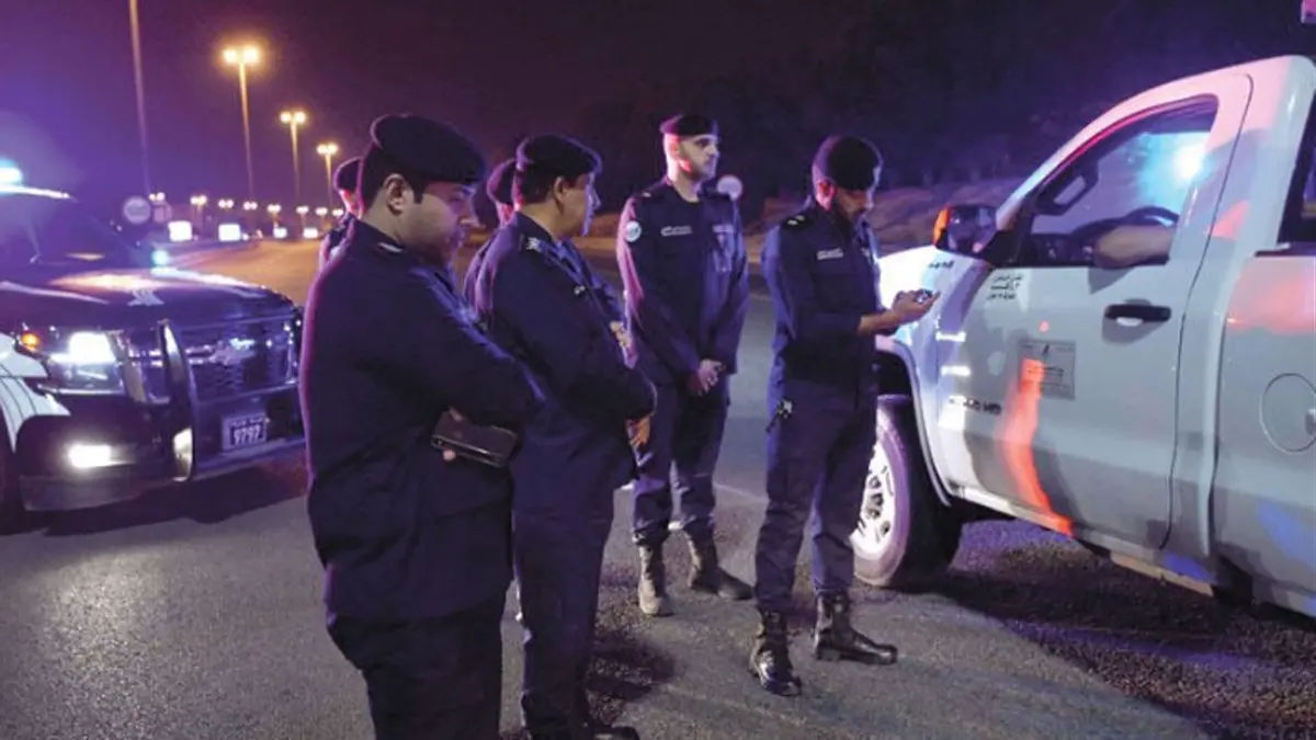 في حادثة هي الثانية.. كويتي "مخالف للحظر" يعتدي على ضابط