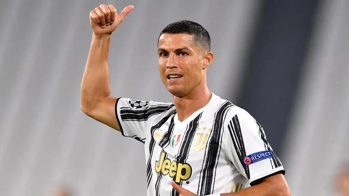 "لاغازيتا": وكيل كريستيانو رونالدو يطلب من يوفنتوس تمديد عقد اللاعب حتى 2023