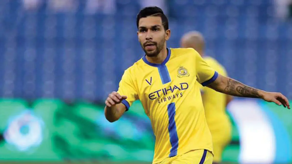 مباراة النصر ضد الشباب.. بيتروس يرد على خالد البلطان ويطالبه بالصمت (فيديو)