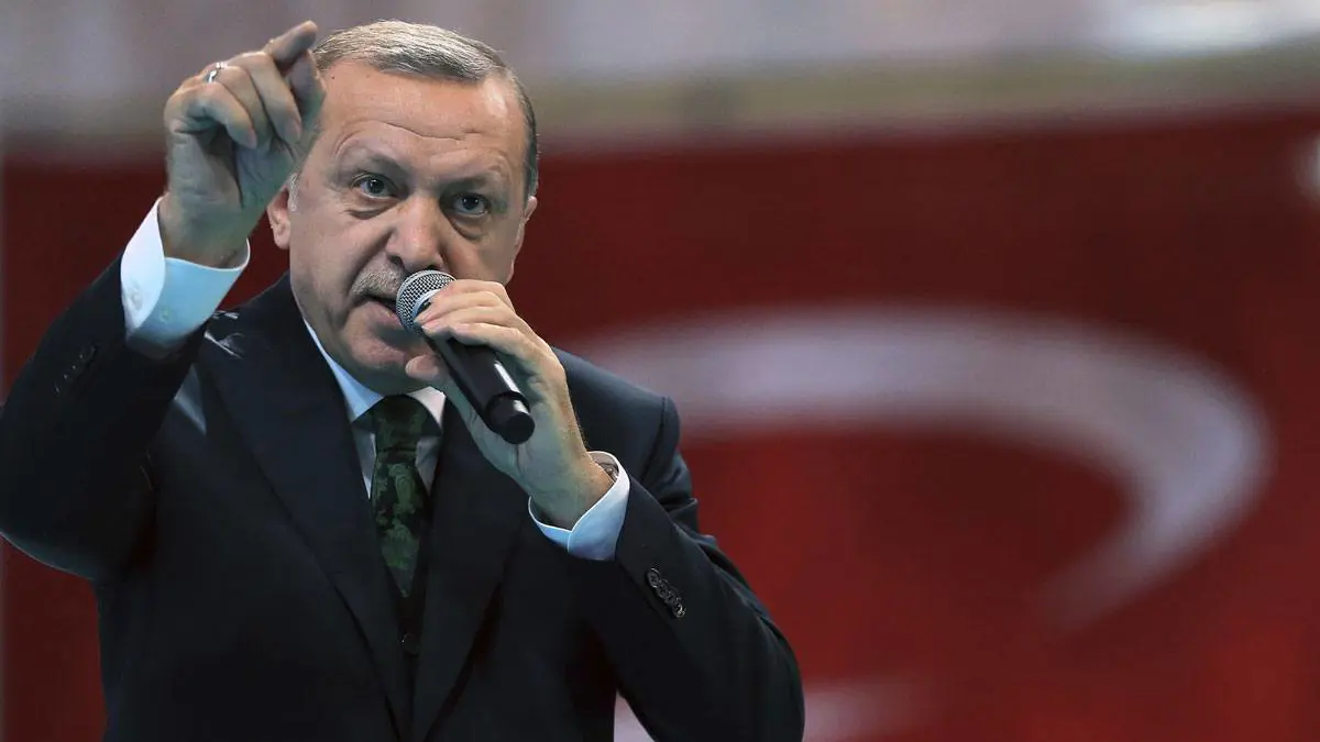 القضاء التركي يحظر الدخول لمنشورات تنتقد زوجة أردوغان ونجله