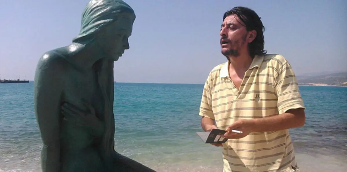 لقمان ديركي لغة كوميدية ساخرة لحالة وجدانية موجعة