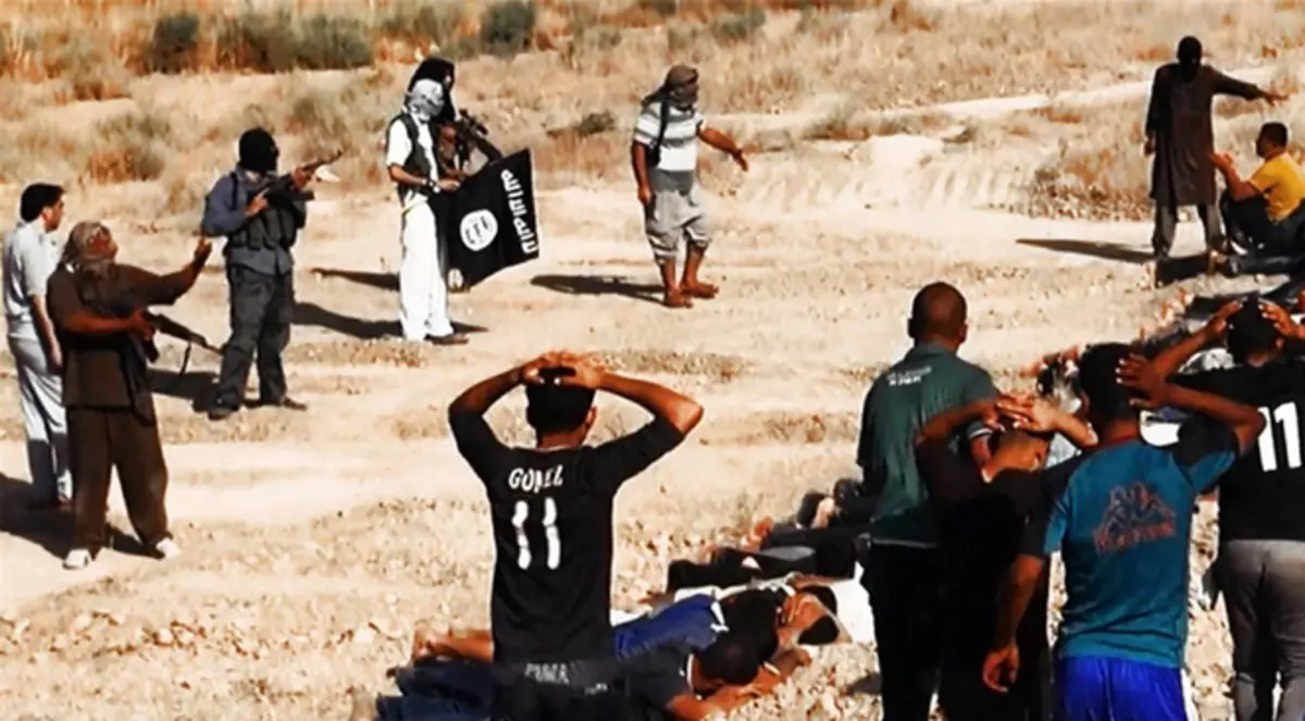 داعش يعدم 18 شخصًا بتهمة تهريب وقود