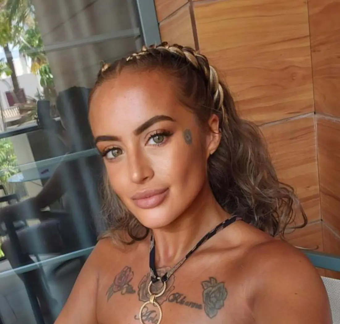الأم  ميشيل هيمبستيد