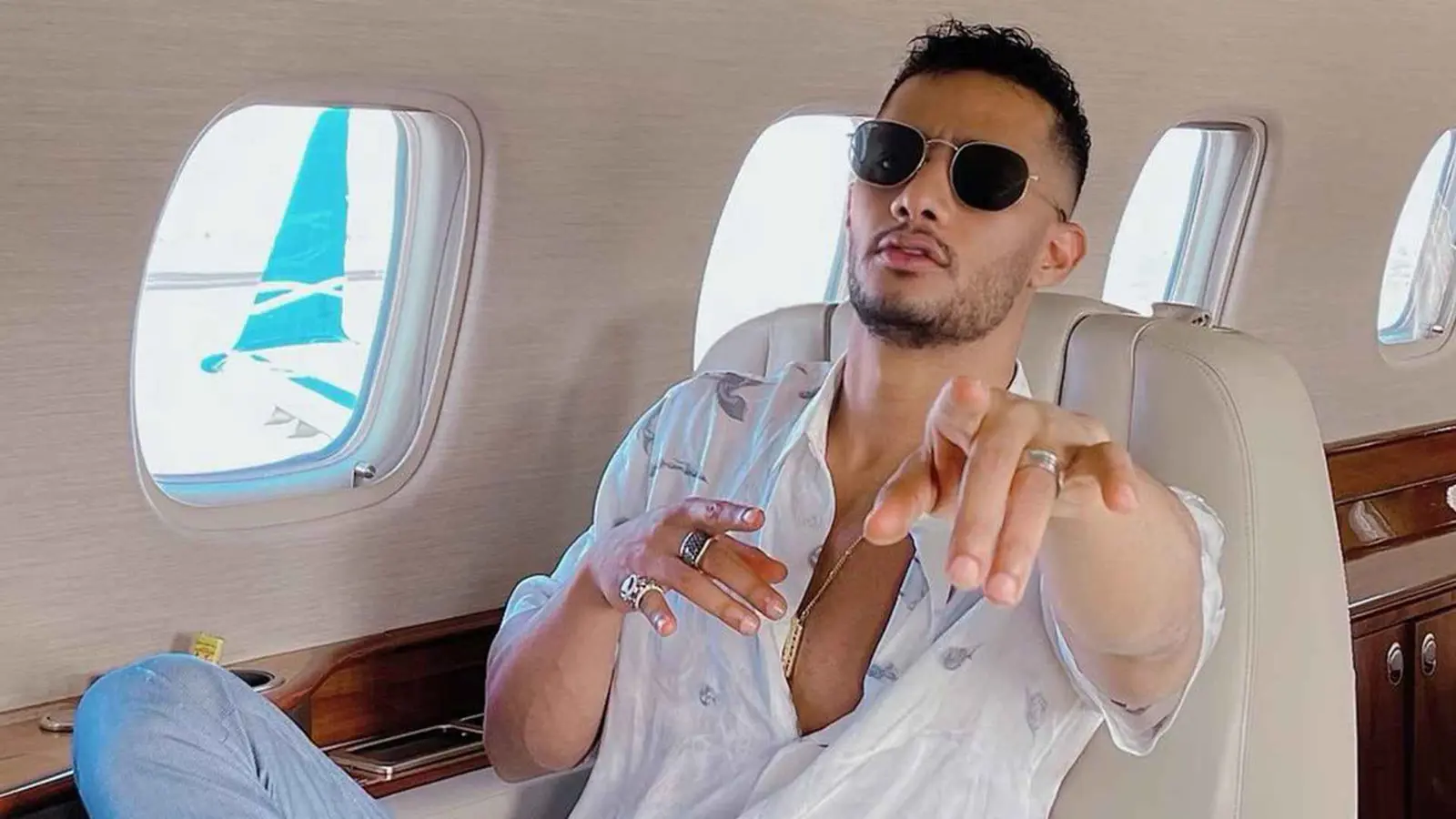 القضاء يغلق ملف اتهام محمد رمضان بإهانة العلم المصري