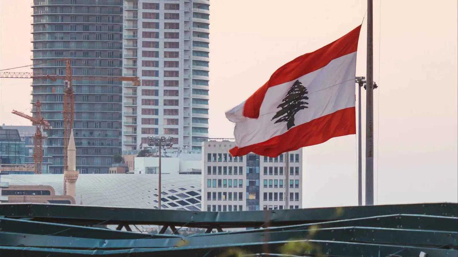 "مرفوضة ومدانة".. لبنان يرد على تصريحات عراقجي