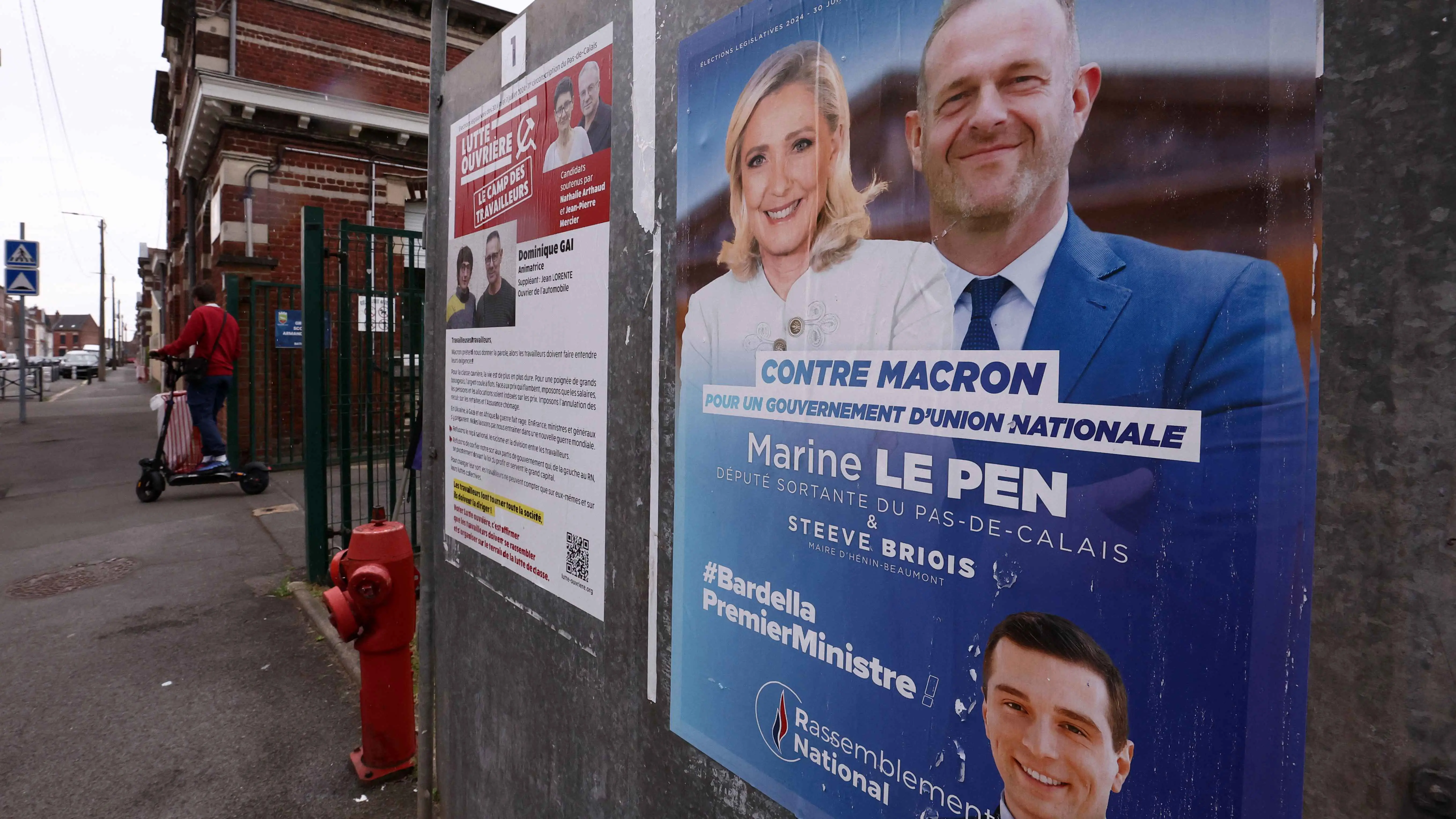 جولة الانتخابات الحاسمة تضع الفرنسيين أمام 3 سيناريوهات
