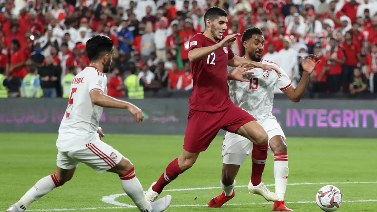 المعلق العماني خليل البلوشي يكرر لفظه المسيء للإمارات (فيديو)