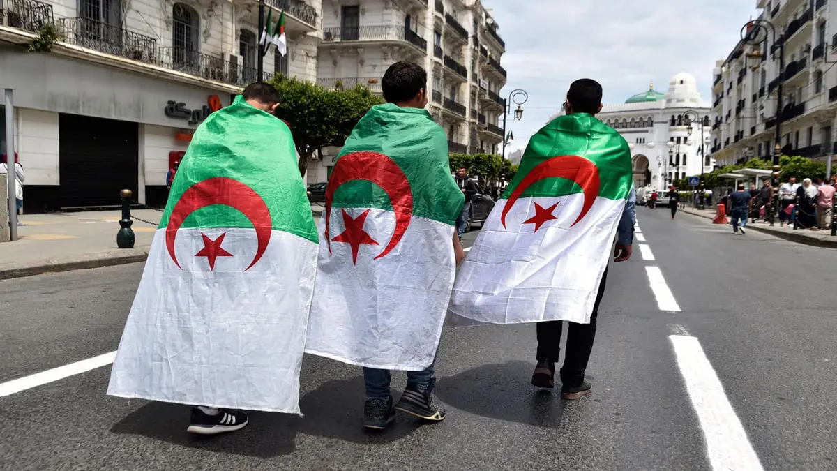 تحركات حزبية مكثفة لتوسيع التحالفات.. واجهة لاستحقاقات انتخابية أم لبناء "جزائر جديدة"؟