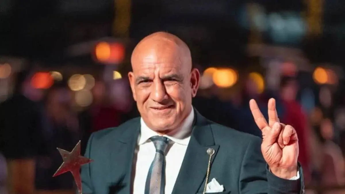 نجم "أدوار الشر" يفاجئ متابعيه بموهبته الموسيقية (فيديو)