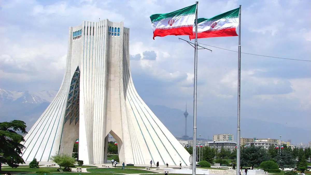 إيران تحاكم 10 تجار بتهم الفساد الاقتصادي