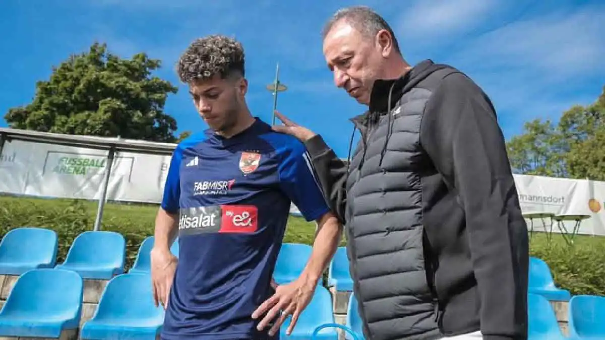 محمود الخطيب رئيس الأهلي المصري مع إمام عاشور