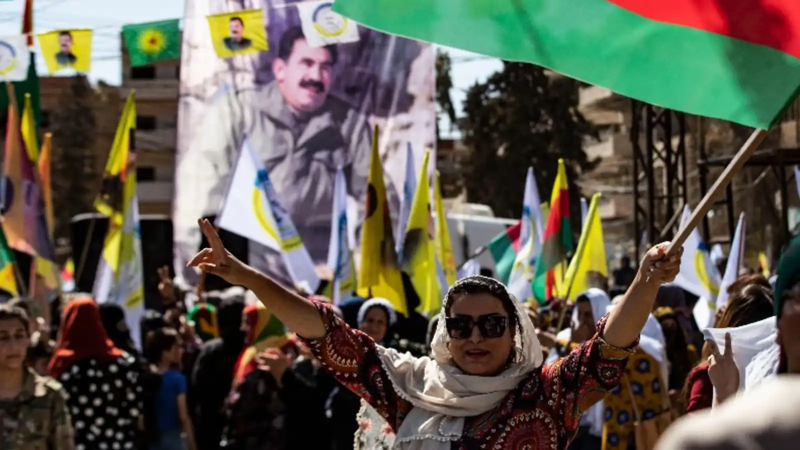 متظاهرون أكراد في القامشلي