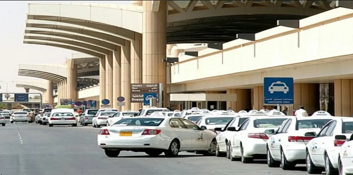 إدارة المرور السعودية: نقل ركاب المطارات عبر "كريم" و"أوبر" و"الكدادين" مخالفة تستوجب العقاب