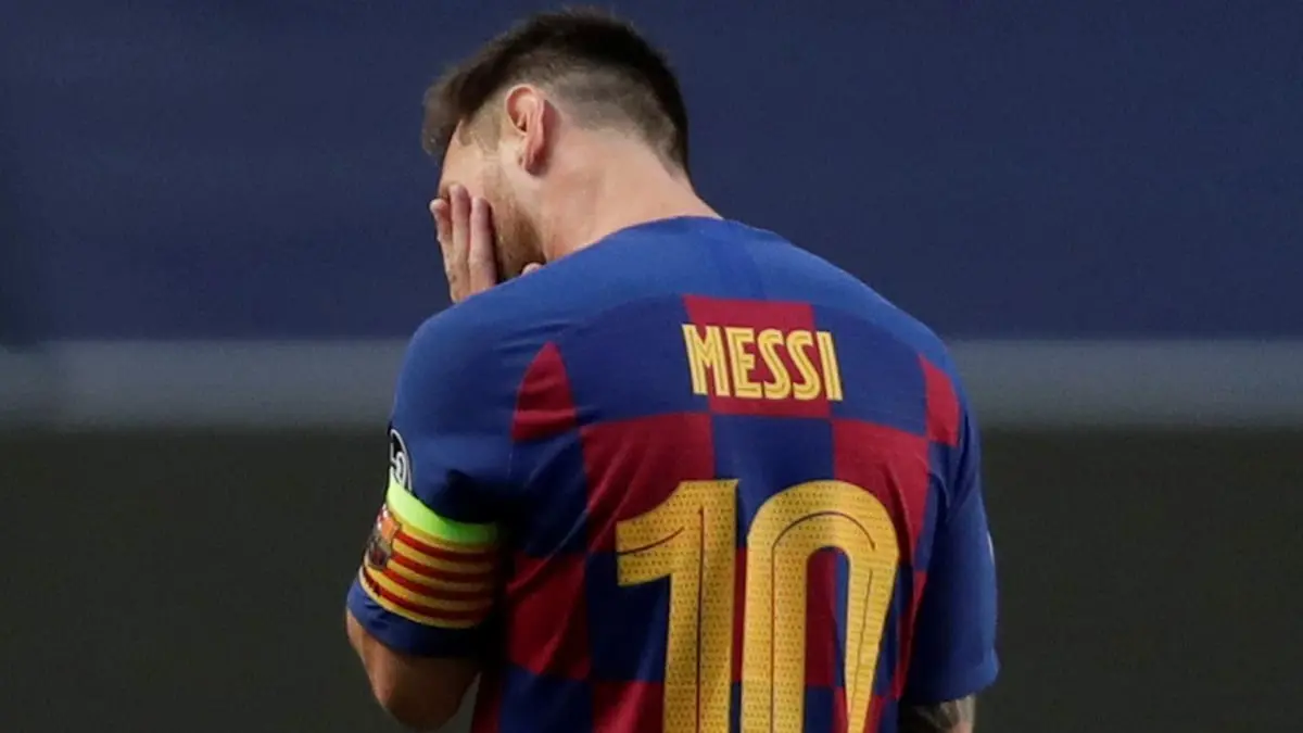 تقرير: ليونيل ميسي يرفض الرد على اتصالات إدارة برشلونة