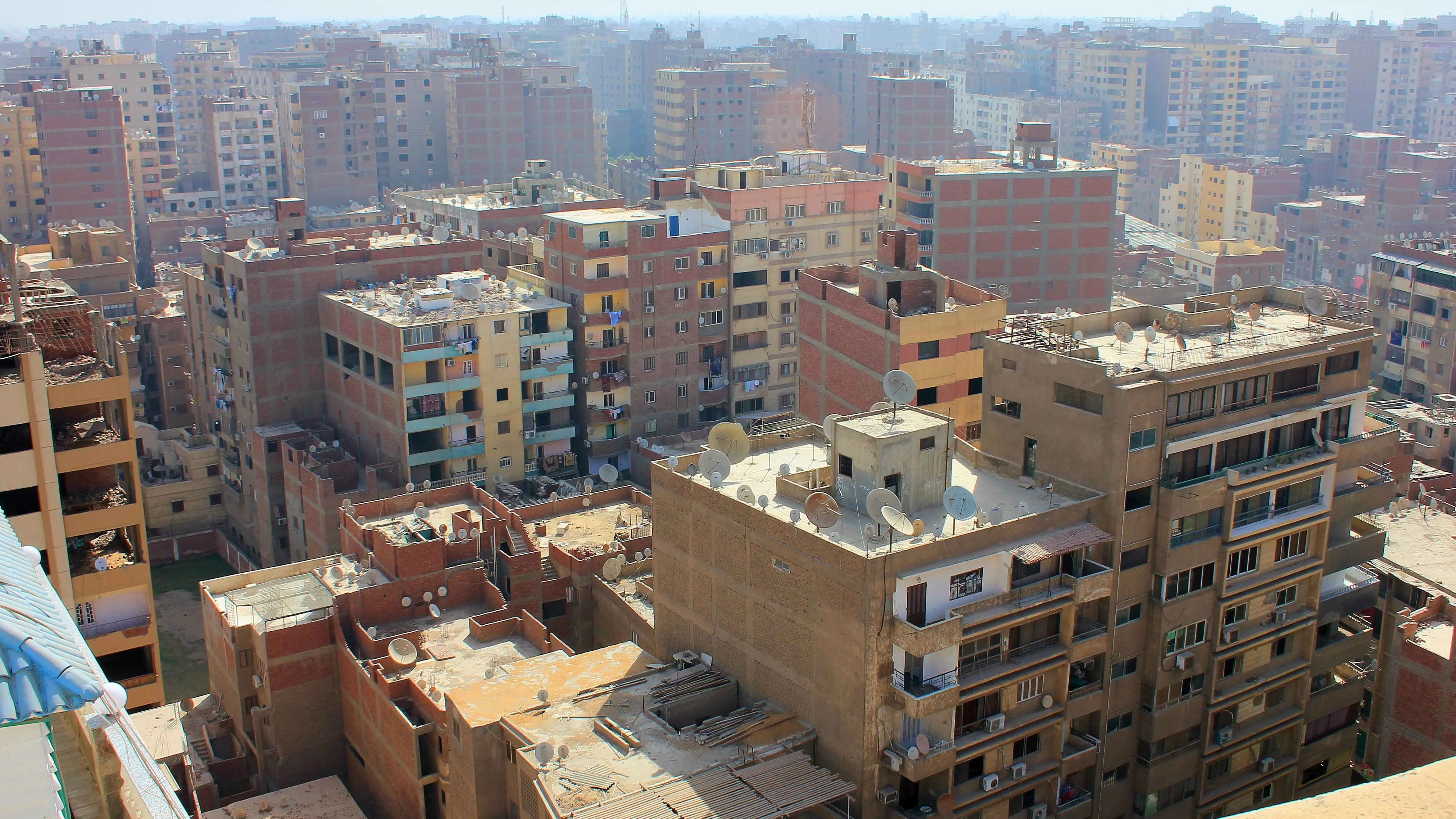 مصر.. 4 قتلى ومصابون في انهيار مبنى بالغربية (صورة)