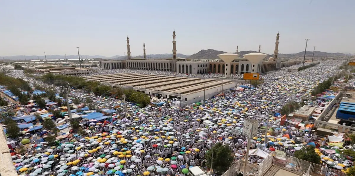 ضبط متحرش جنسي في عرفات إحدى أقدس بقاع الأرض.. كيف عاقبه القاضي؟