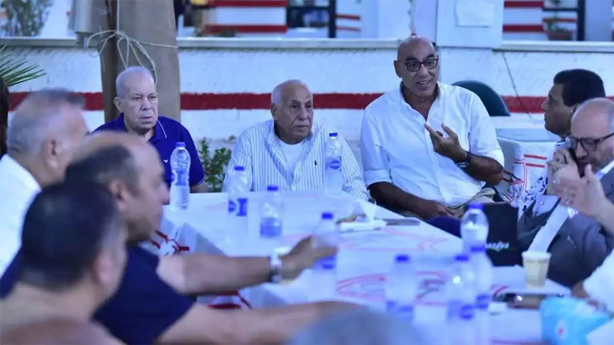 حسين لبيب وهشام نصر يجتمعان مع رموز الزمالك لحل أزمة أرض 6 أكتوبر