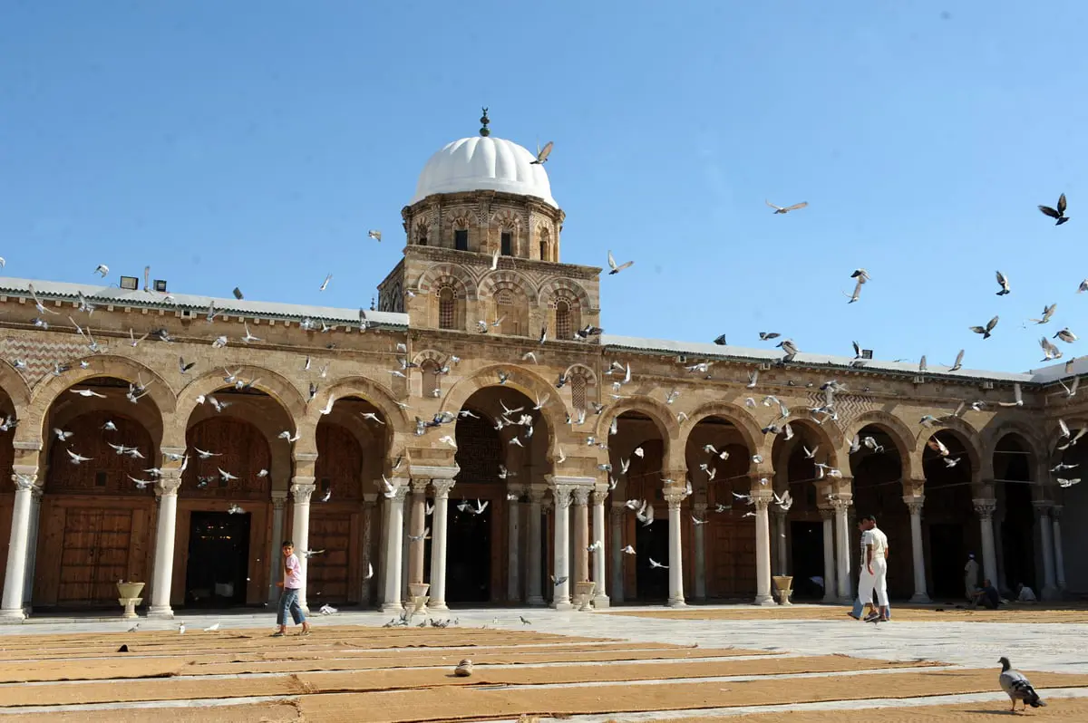 جامع الزيتونة المعمور في تونس.. منارة للعلم ومعمار إسلامي فريد