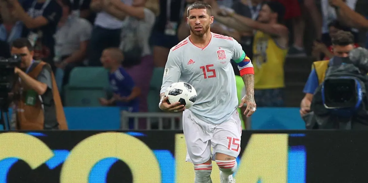 شاهد.. راموس وفاسكيز يستعدان لمباراة إسبانيا والمغرب بغرفة حرارتها أقل من 100 درجة