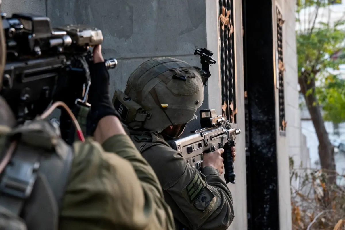 فوق الأرض وتحتها.. إسرائيل تعلن عملية واسعة في الشجاعية بغزة (فيديو)