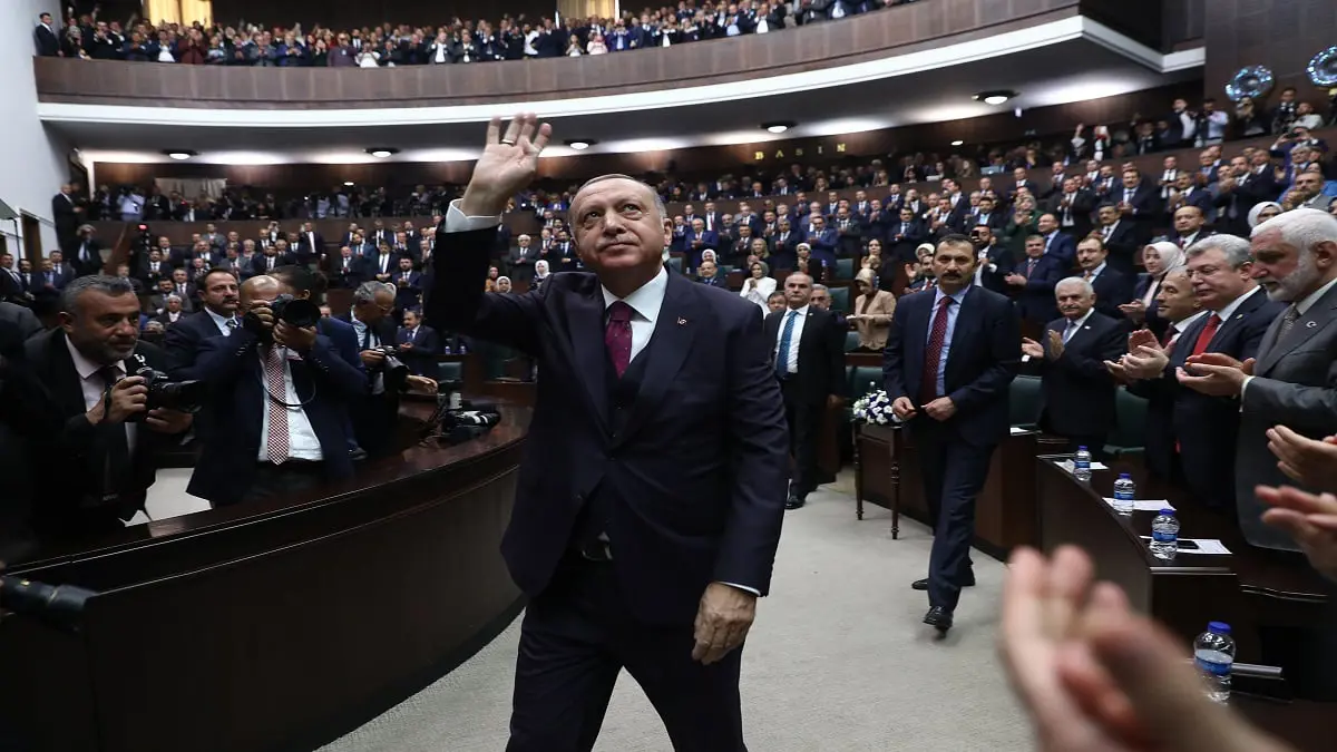 بلومبيرغ: تحالف أردوغان الحاكم يتآكل.. ولم يبق معه سوى شريك هامشي