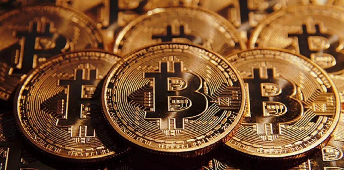 عملة "البيتكوين" الافتراضية تتجاوز عتبة العشرة آلاف دولار للمرة الأولى