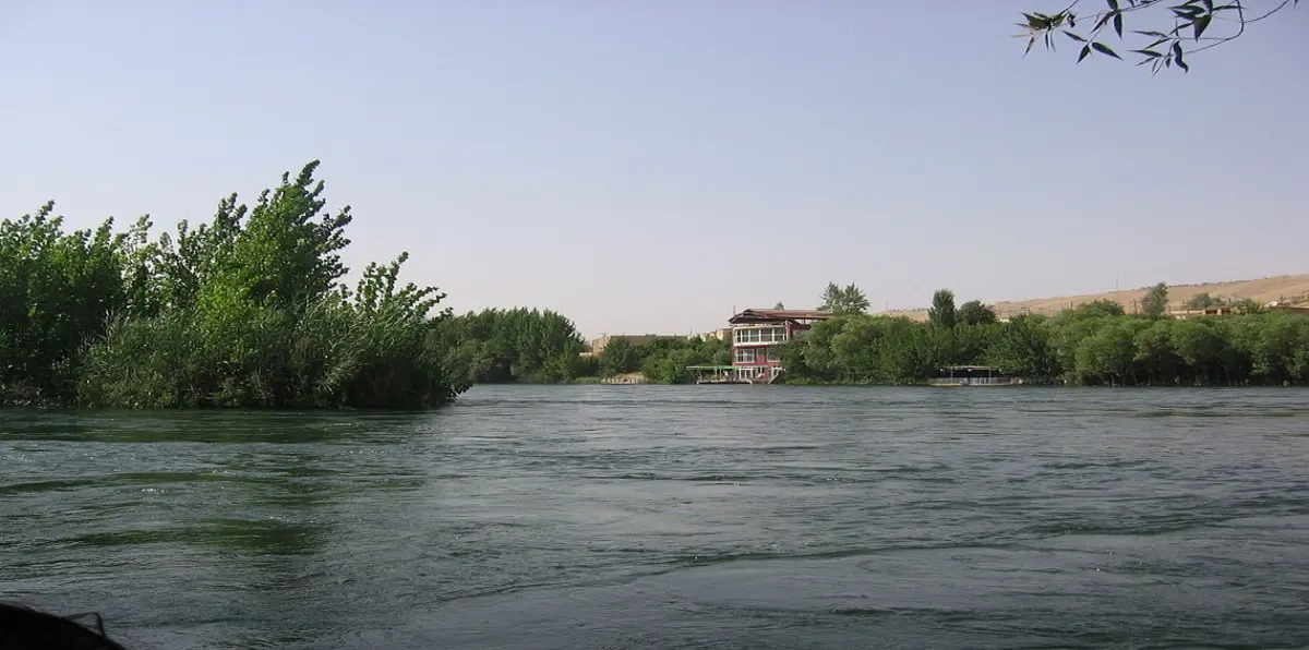 إيران تبتز إقليم كردستان بقطع مياه نهر حيوي