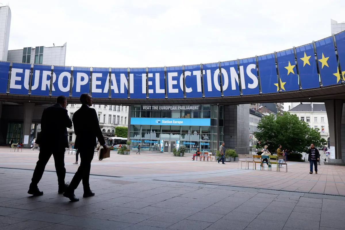 متعطل عن العمل على قائمة "حزب ماكرون" في انتخابات البرلمان الأوروبي