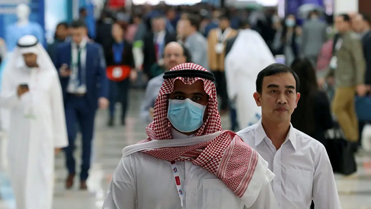تفاصيل عقوبات مخالفي إجراءات ”كورونا“ في الإمارات