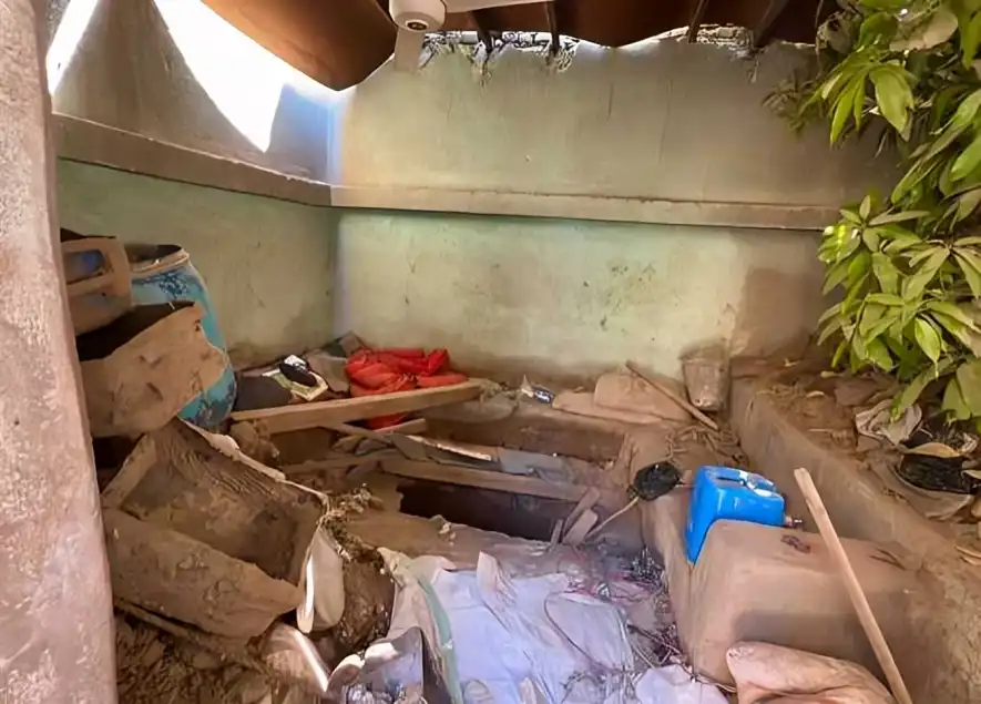 اكتشاف حفرة "عميقة" داخل أحد مكاتب الصحة في مصر للتنقيب عن آثار