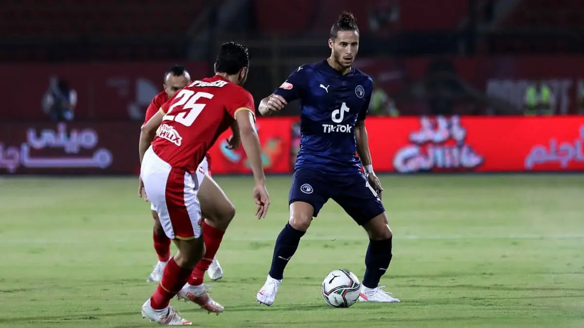 التشكيل والموعد والقنوات الناقلة لمباراة الأهلي ضد بيراميدز في الدوري المصري