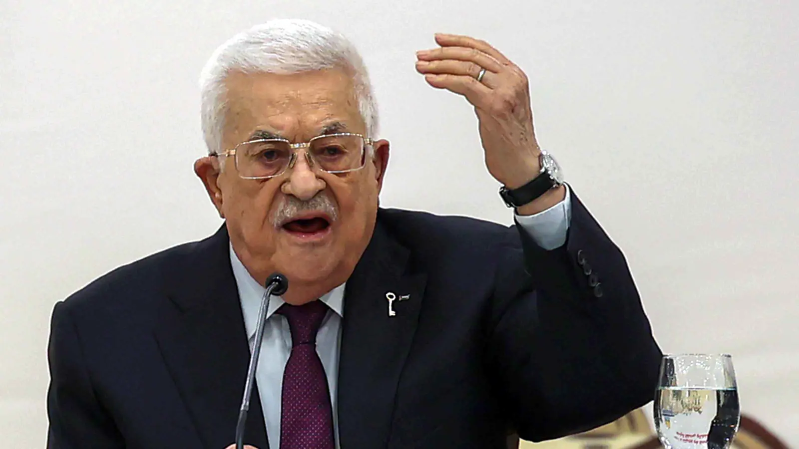 بين حكم غزة و"المهام الشكلية".. ماذا وراء انتخاب نائب لمحمود عباس؟