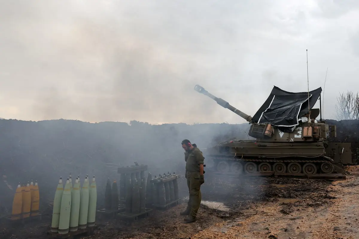 إسرائيل تقصف مواقع عسكرية لميليشيا حزب الله جنوب لبنان
