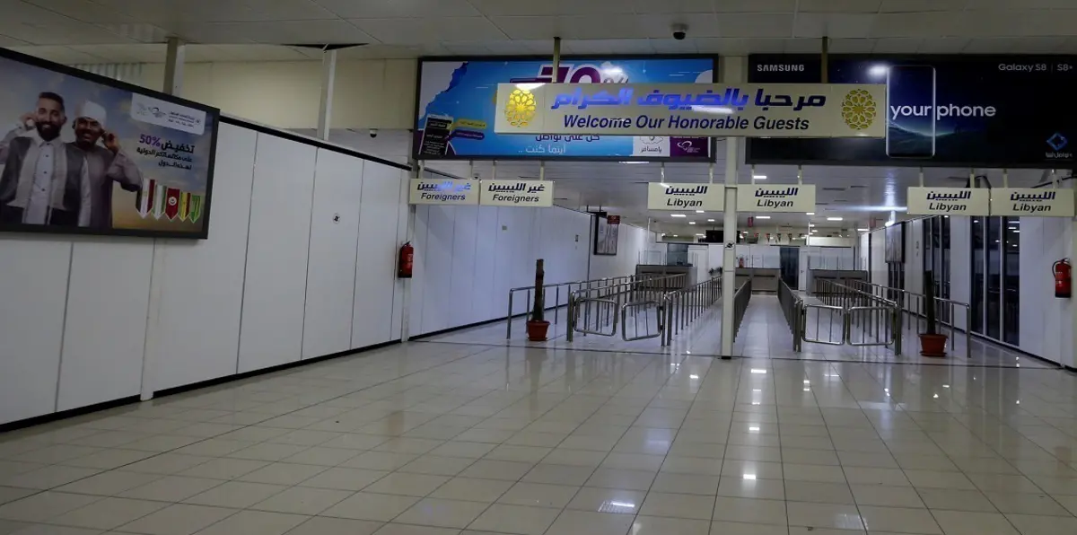 ليبيا.. توقف حركة الملاحة الجوية في مطار معيتيقة نتيجة سقوط قذائف