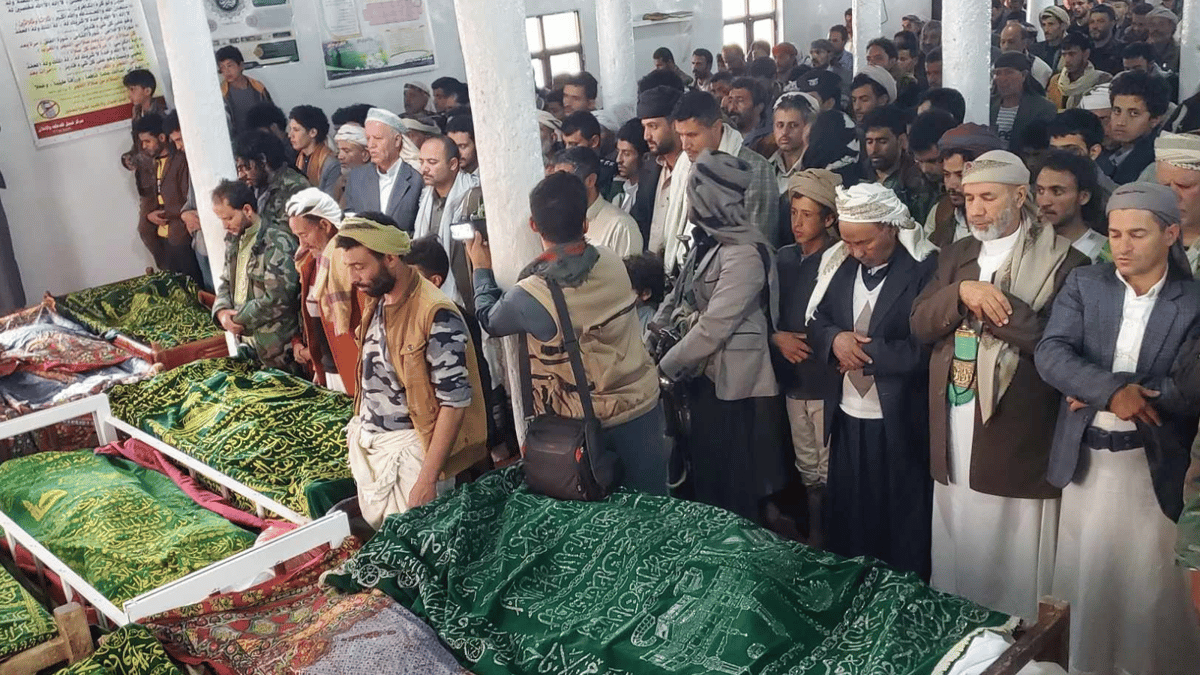 مجزرة "رداع".. الحوثيون يحاولون طمس الأدلة بدفن الجثث "صور"