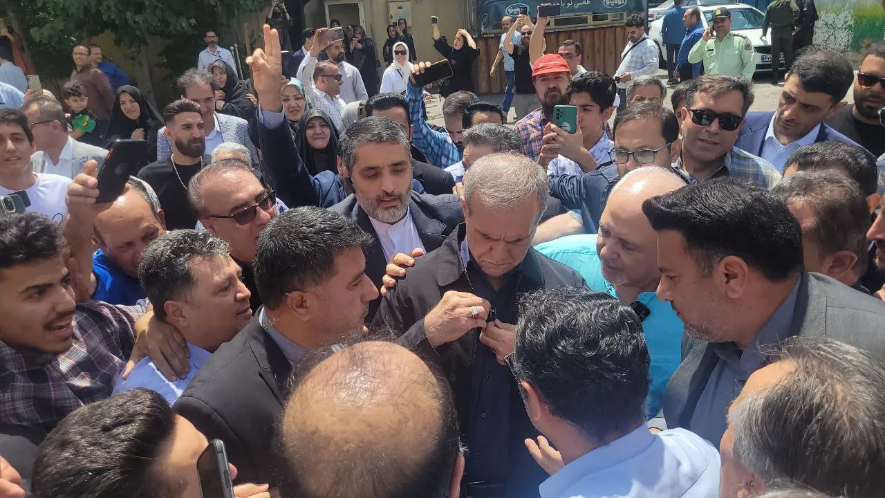 المرشح الإصلاحي مسعود بيزشكيان