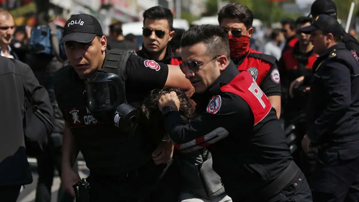 تقرير: 103 صحفيين في السجون التركية